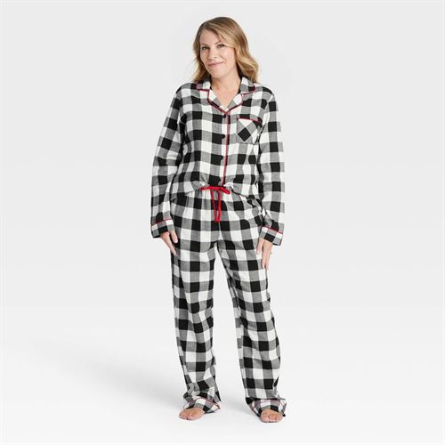 Women's Checkered Flannel Pajama Shorts - Stars Above™ Cream/Black M